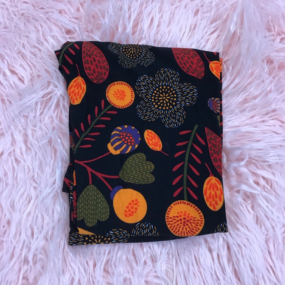 LuLaRoe NWOT OS (0-10) Leggings